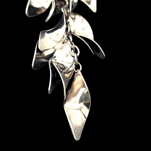 Gunmetal Silver-Tone Metal Waterfall Leaf Pendant Necklace With Chain - Picture 6 of 7